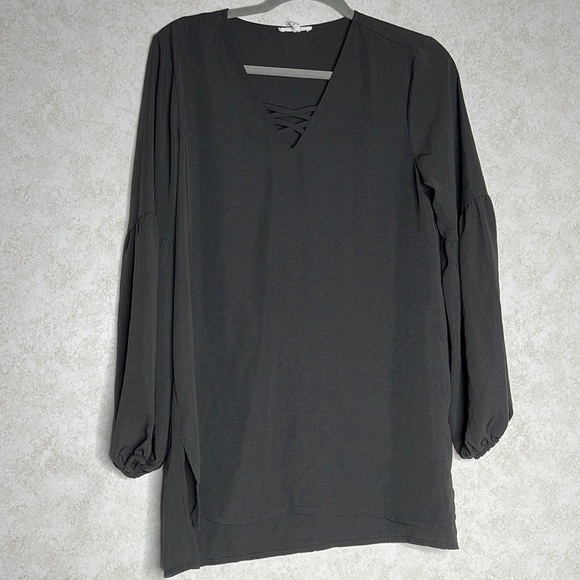 Maurices gray criss cross bell sleeve tunic small - Picture 1 of 3